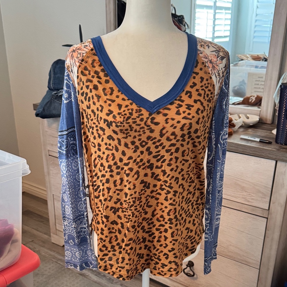 We The Free Leopard Print V-Neck Top with Blue Sleeves